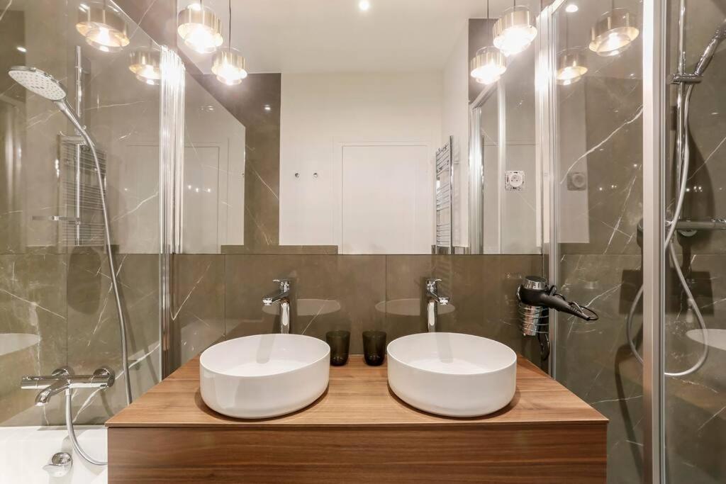 פריז Modern 2 Bedrooms Near Louvre מראה חיצוני תמונה