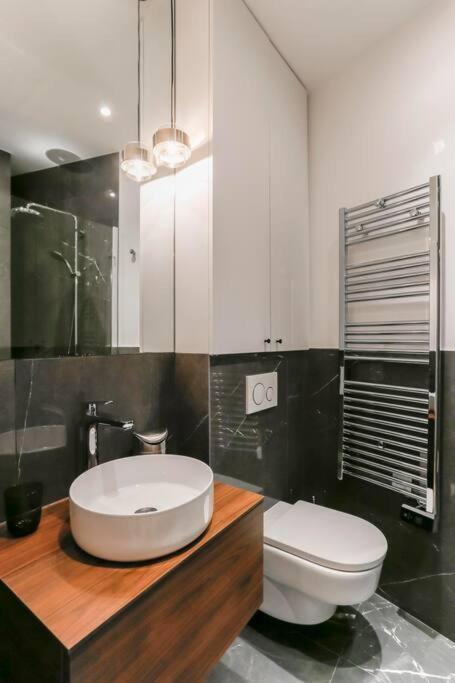 פריז Modern 2 Bedrooms Near Louvre מראה חיצוני תמונה