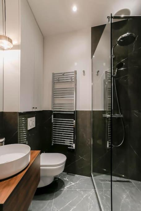פריז Modern 2 Bedrooms Near Louvre מראה חיצוני תמונה
